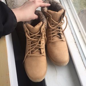 Cliffs by White Mountain combat/ankle boots